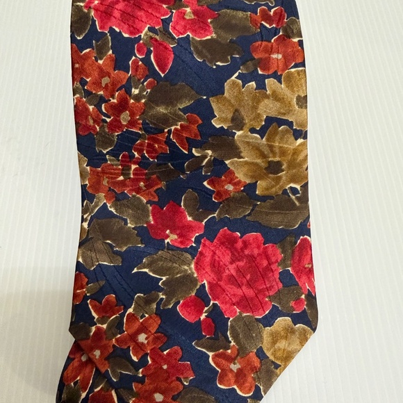 NWT Avanzata for Harry Rosen Tie Flower Pattern Made in Spain 100% Silk. - Picture 3 of 6